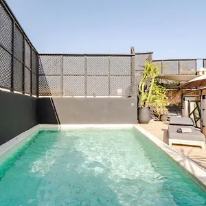  Gasthof Basidi Piscine Chauffee Sur Le Toit De La Medina